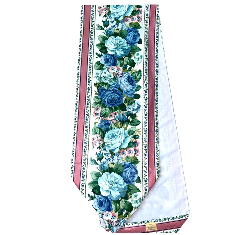 New Handmade linen tassel Long table runner gorgeous floral pink blue hydrangea